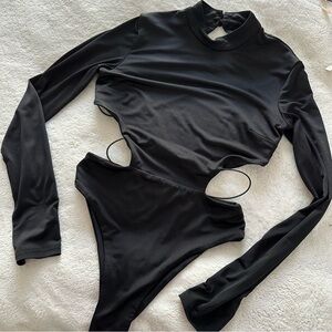 Tiger Mist mock neck long sleeve cut‎ out back bodysuit size S